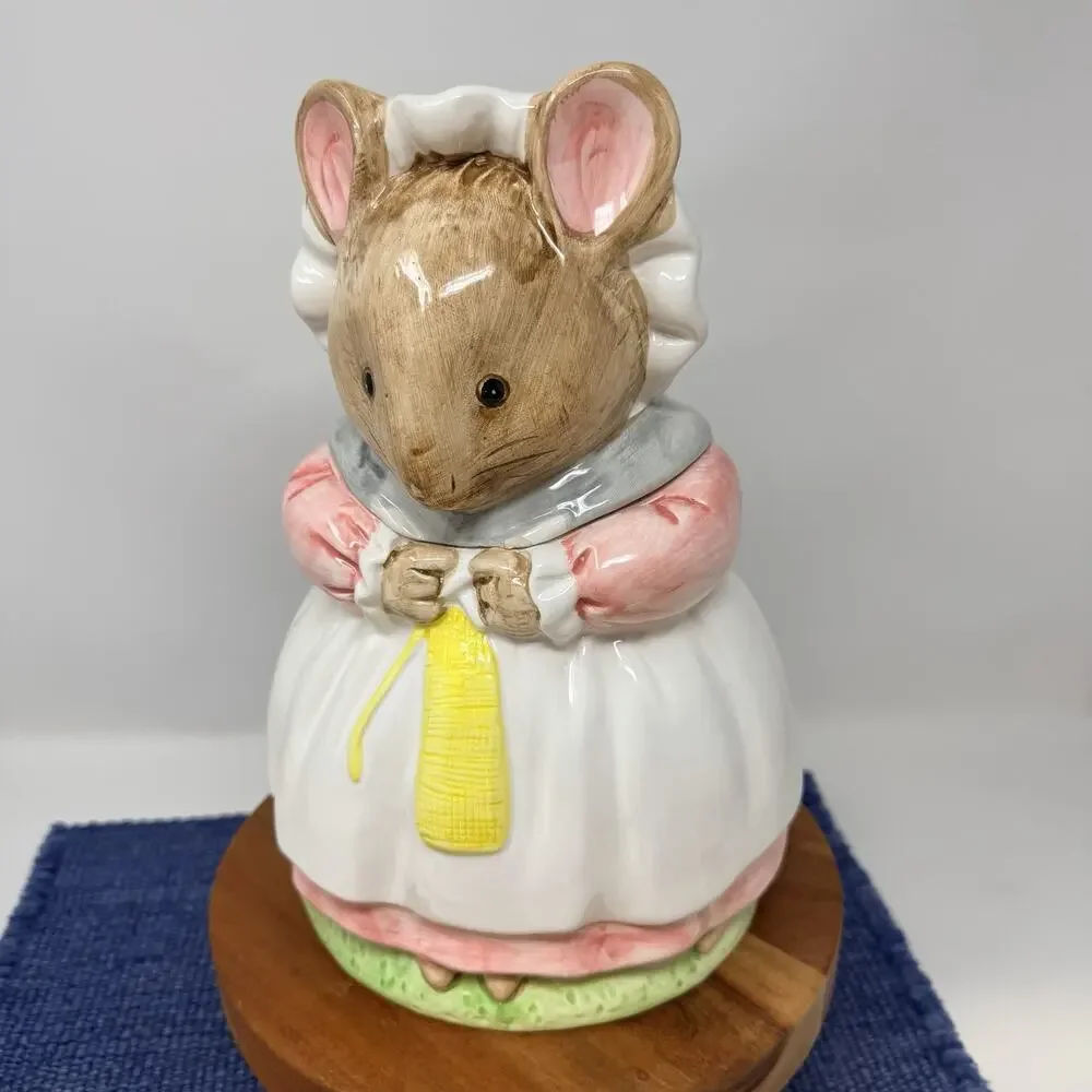 Vintage MCM Lady Mouse With Hat & Apron Ceramic Cooke Jar
